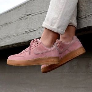 Nike Air Force 1